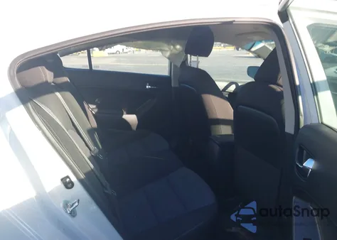 2017 Kia Forte S из США, поврежденный, VIN 3KPFL4A71HE035377